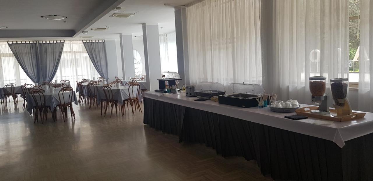Hotel Monaco - Parcheggio Incluso Min 2 Gg มิลาโน แมริตทิมา ภายนอก รูปภาพ