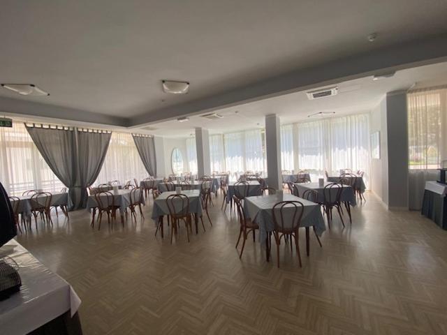 Hotel Monaco - Parcheggio Incluso Min 2 Gg มิลาโน แมริตทิมา ภายนอก รูปภาพ