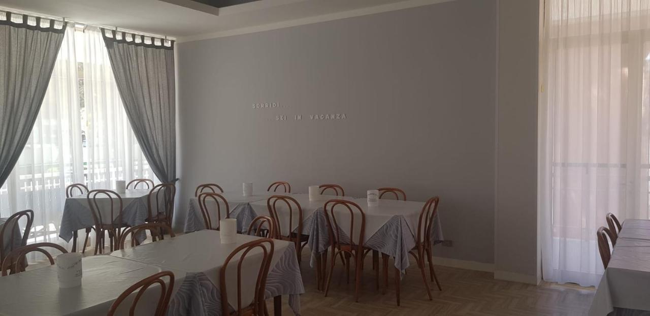 Hotel Monaco - Parcheggio Incluso Min 2 Gg มิลาโน แมริตทิมา ภายนอก รูปภาพ