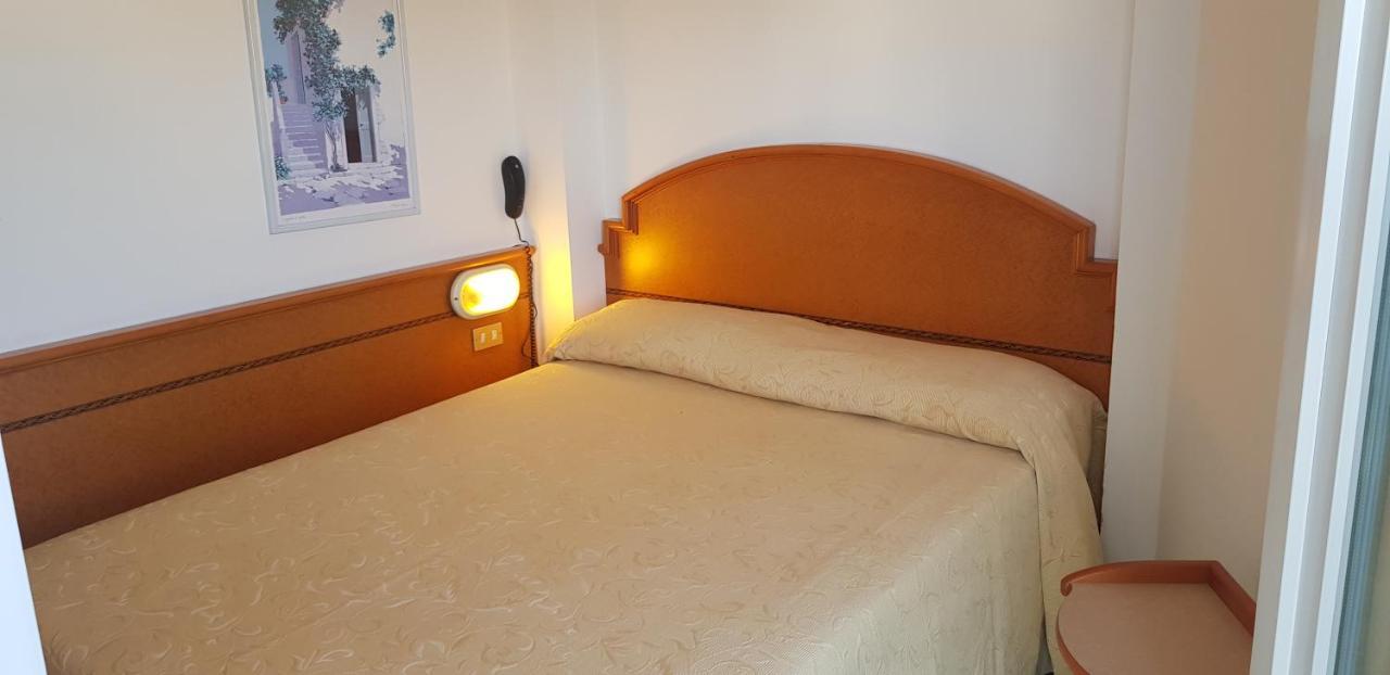 Hotel Monaco - Parcheggio Incluso Min 2 Gg มิลาโน แมริตทิมา ภายนอก รูปภาพ