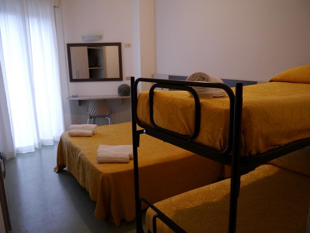 Hotel Monaco - Parcheggio Incluso Min 2 Gg มิลาโน แมริตทิมา ภายนอก รูปภาพ