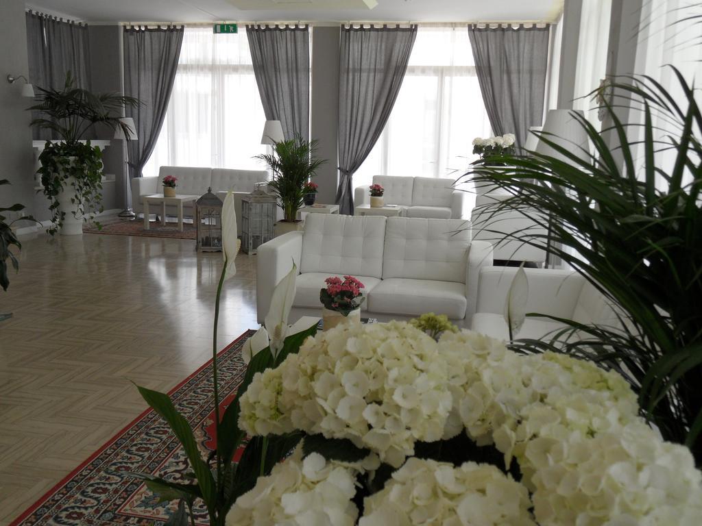 Hotel Monaco - Parcheggio Incluso Min 2 Gg มิลาโน แมริตทิมา ภายนอก รูปภาพ
