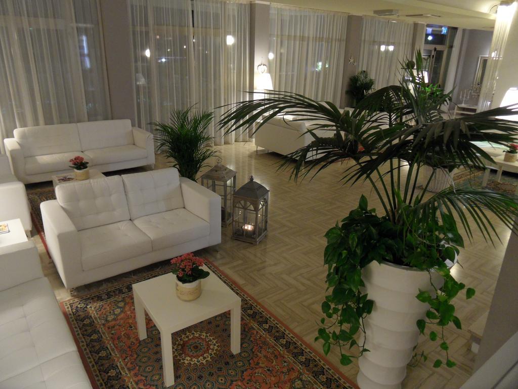 Hotel Monaco - Parcheggio Incluso Min 2 Gg มิลาโน แมริตทิมา ภายนอก รูปภาพ