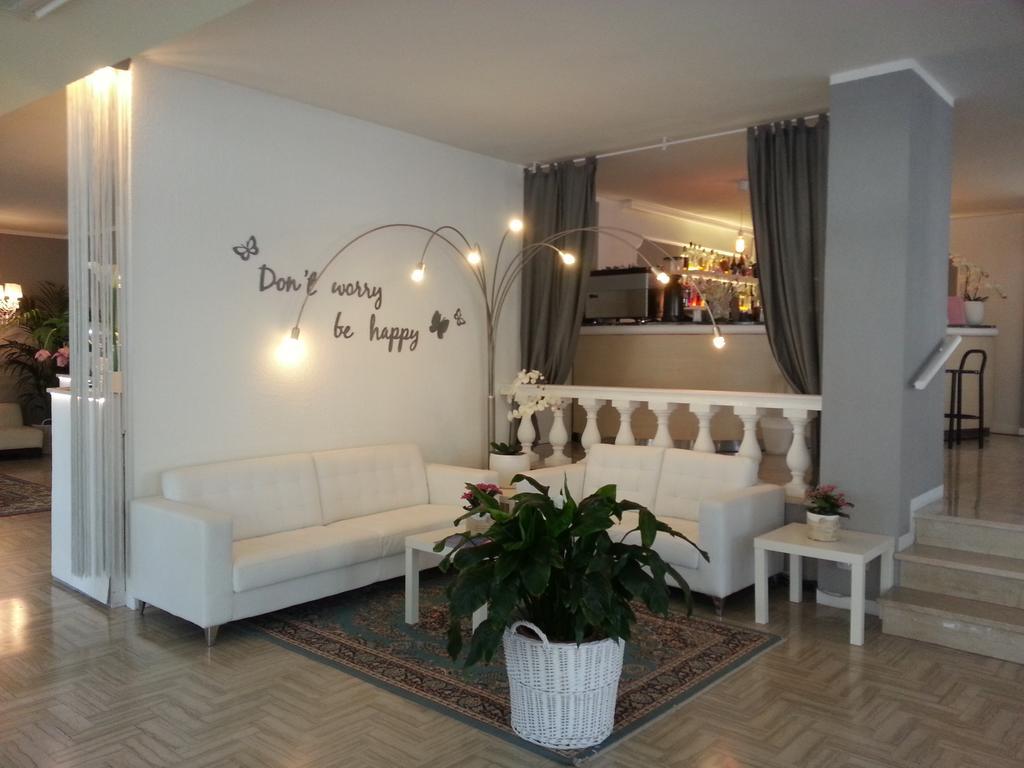Hotel Monaco - Parcheggio Incluso Min 2 Gg มิลาโน แมริตทิมา ภายนอก รูปภาพ